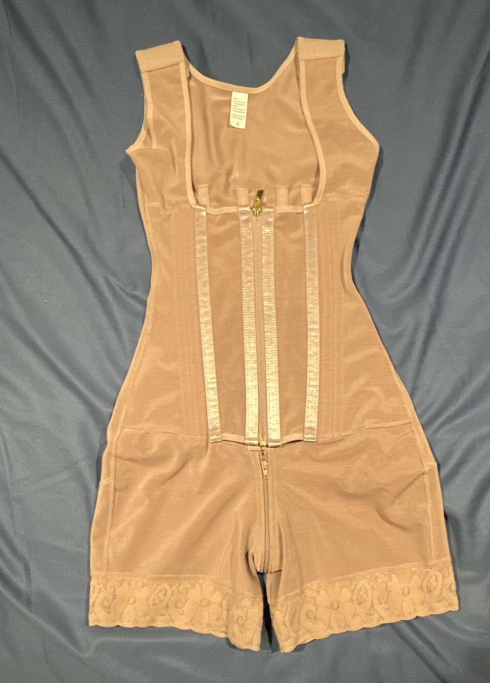 Sports Waist Cincher With Buttons And Zipper, Waist Shaping, Body Shaping Shapew